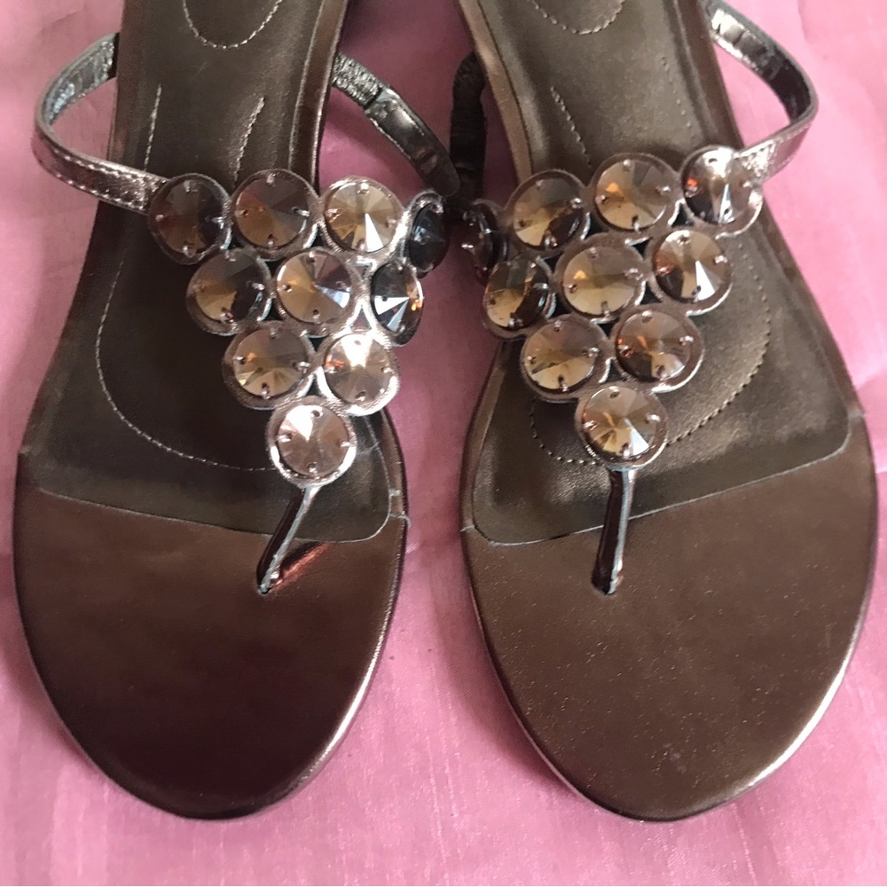 Sandals. - Picture 2 of 8